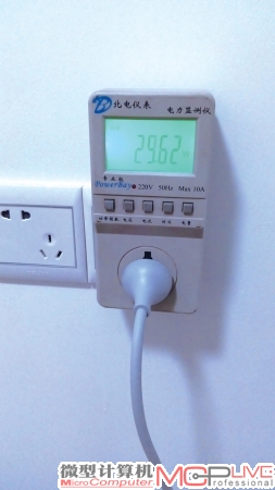 2代高功率29.6W，接近30W，功耗不及1代的一半，而在睡眠模式下更是低至2.2W。